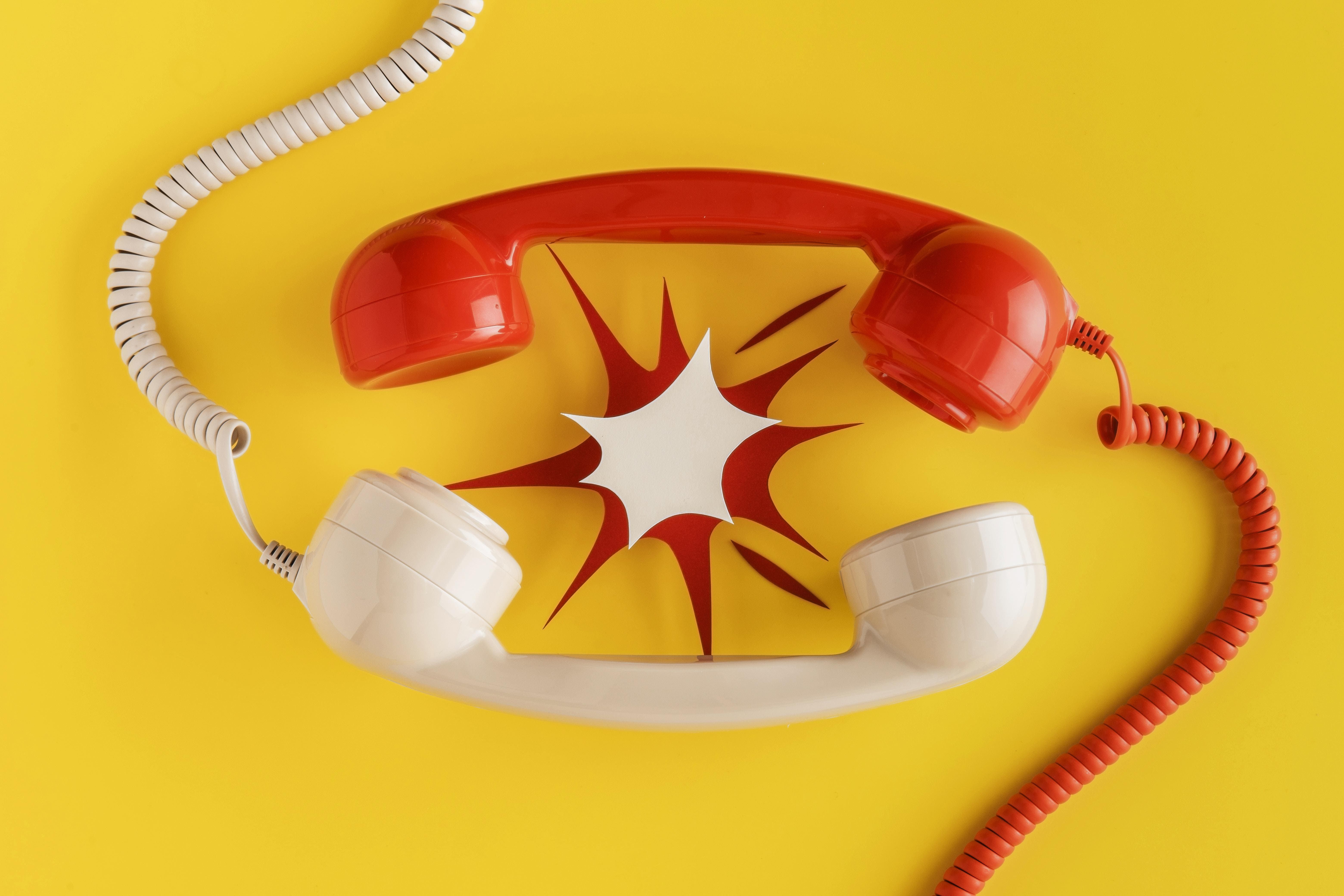 vue de dessus de la forme de papier de recepteurs telephoniques vintage 2